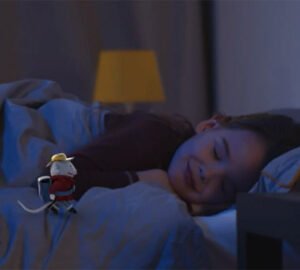 Raton Perez en habitacion de niña